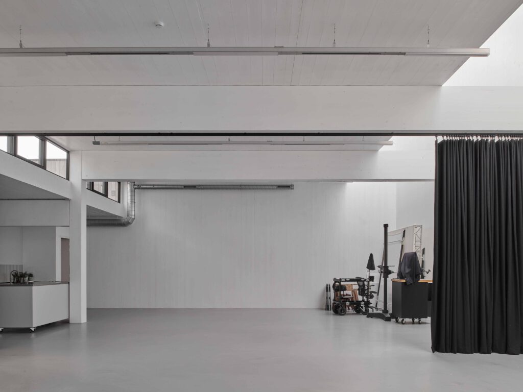 ATELIER ZWEERS_Studiogebouw A_credits MWA Hart Nibbrig - LR010